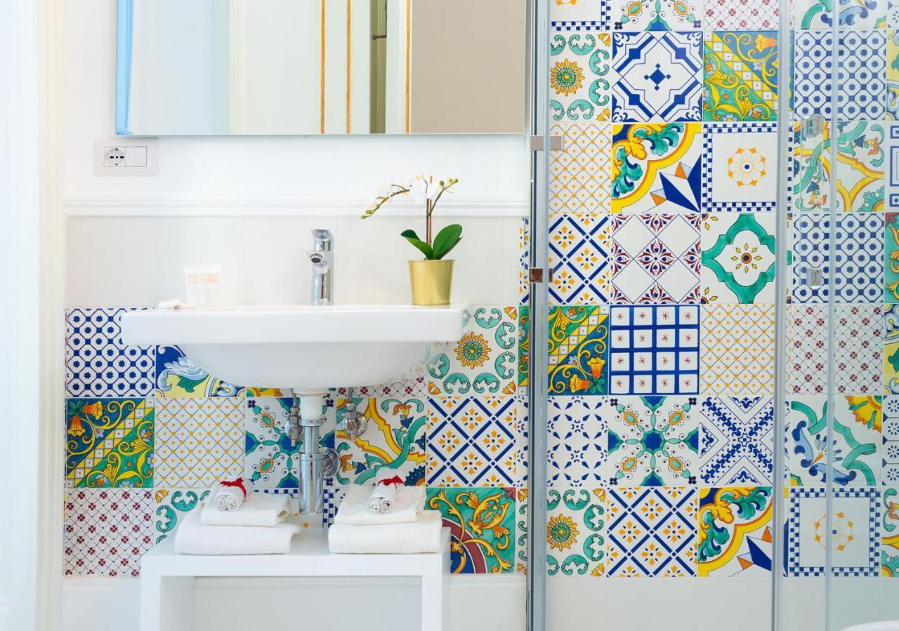 Amore Rentals - Palazzo Della Storia Amalfi Bagian luar foto