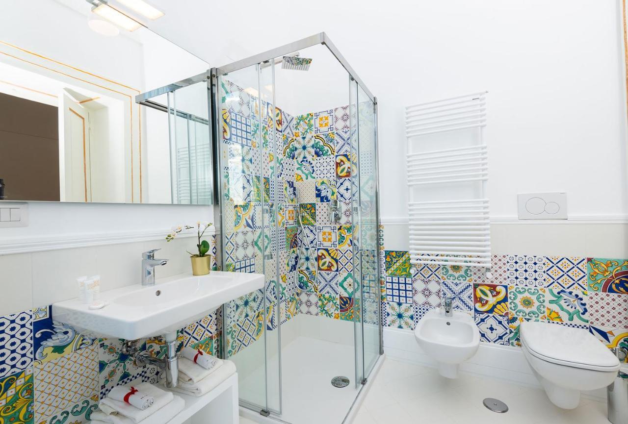 Amore Rentals - Palazzo Della Storia Amalfi Bagian luar foto