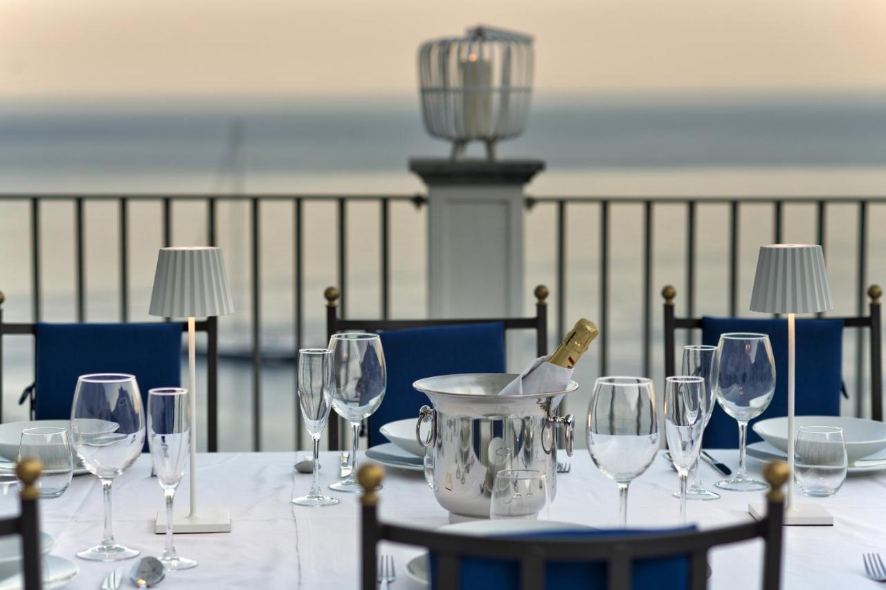 Amore Rentals - Palazzo Della Storia Amalfi Bagian luar foto