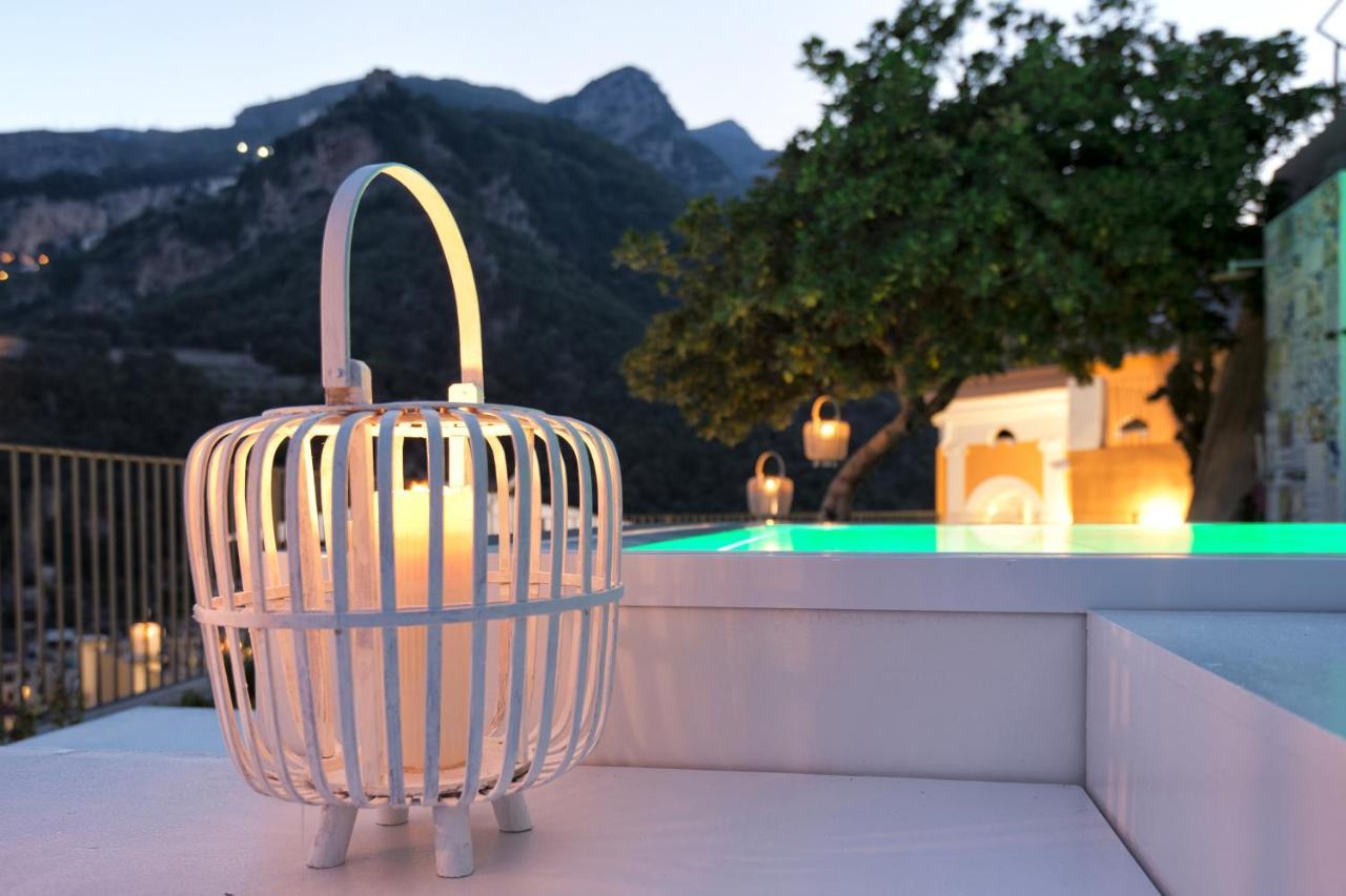 Amore Rentals - Palazzo Della Storia Amalfi Bagian luar foto